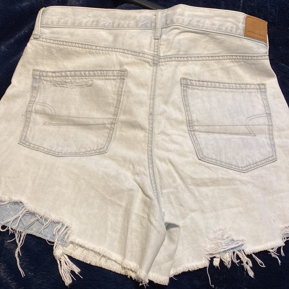 American Eagle Shorts - Picture 2 of 4